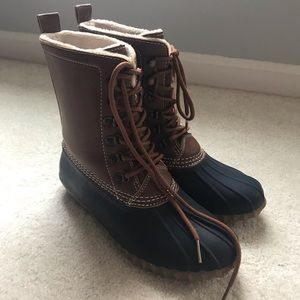 Duck boots